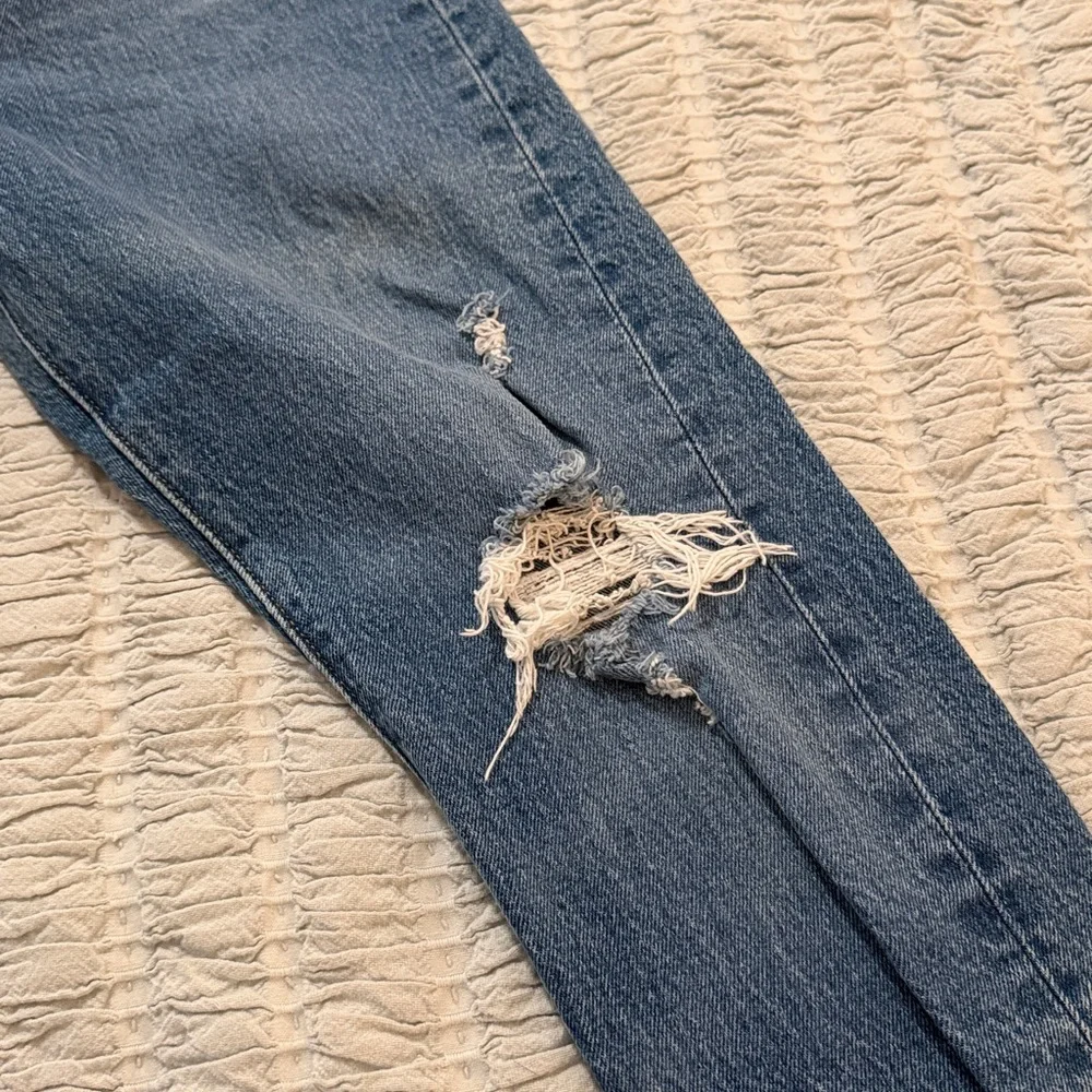 Levi's 501 S distressed blue jeans-EUC